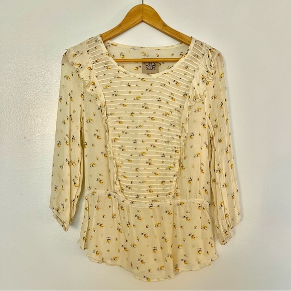 CLOSING SALE! 
Chasor | Floral Blouse - Picture 2 of 6